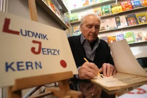 Ludwik Jerzy Kern wiersz Dwa jeże – analiza i tajemnice poety