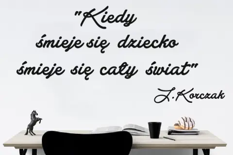 Kiedy śmieje się dziecko - 8 inspirujących cytatów o radości najmłodszych