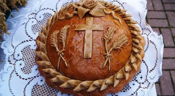 Chleb jako symbol: Co oznacza w kulturze i religii dla ludzi?